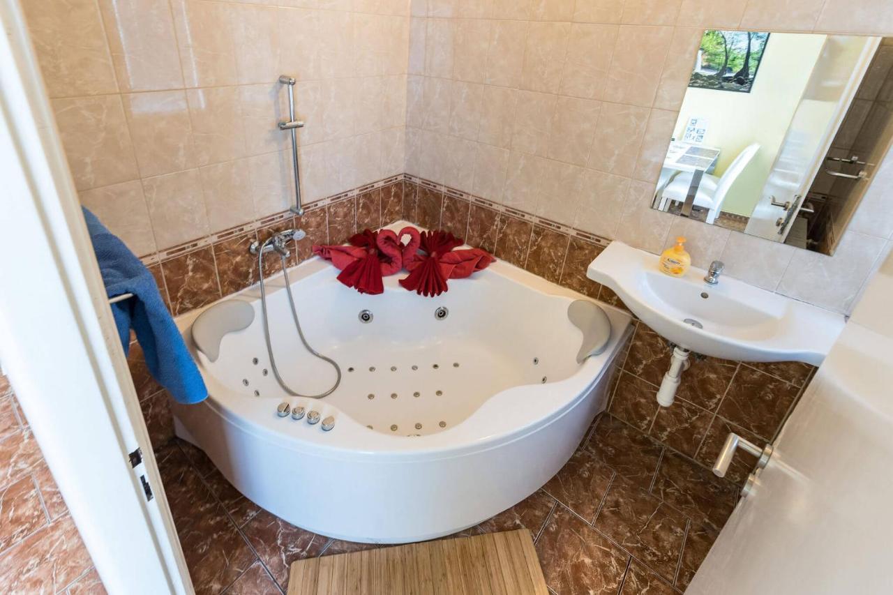 Apartman Exclusive Prague Whirlpool Екстер'єр фото